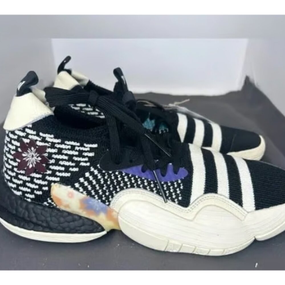 Adidas Trae Young 2 Flowers Men's Size 10.5 BRAND NEW WITH TAGS